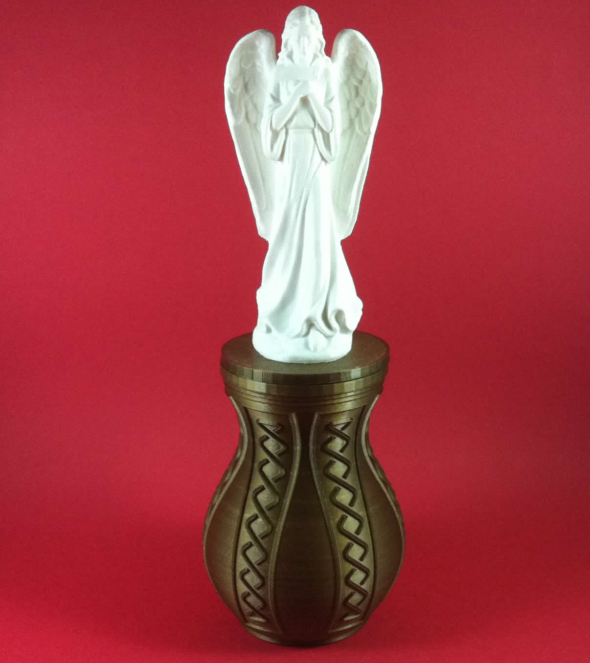Άγαλμα Αγγέλου σε καντήλι λάβαρο χρυσό