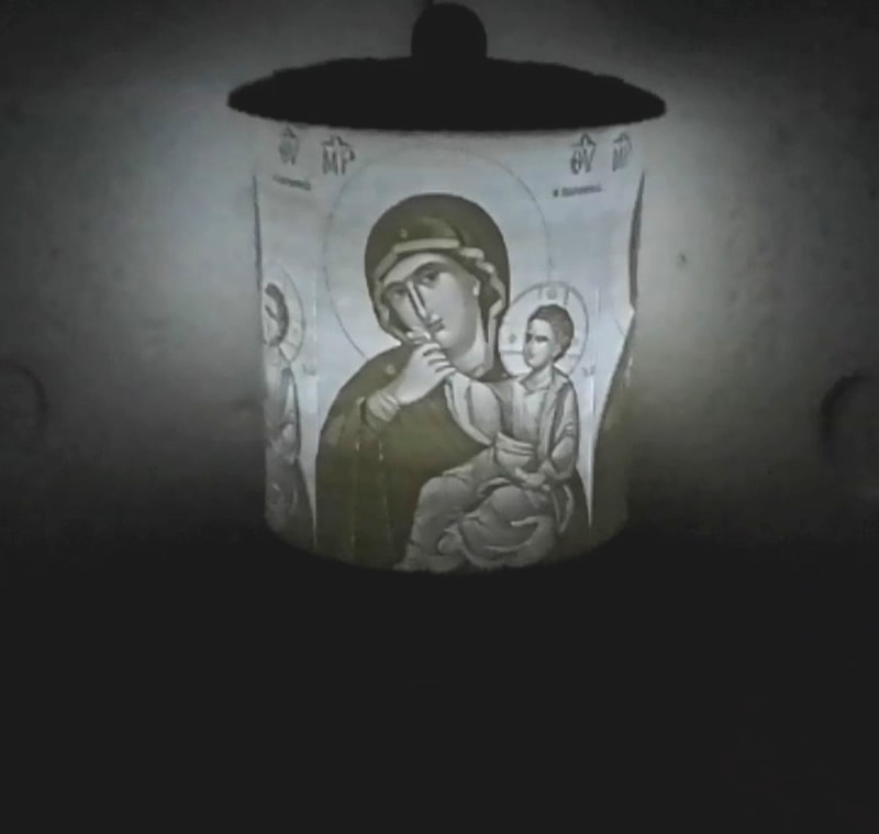 ΗΛΕΚΤΡΙΚΟ ΚΑΝΤΗΛΙ ΜΕ ΤΗΝ ΠΑΝΑΓΙΑ ΠΑΡΑΜΥΘΙΑ