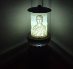 ΗΛΕΚΤΡΙΚΟ ΚΑΝΤΗΛΙ ΜΕ ΤΗΝ ΑΓΙΑ ΑΝΤΙΓΟΝΗ ΜΙΚΡΟ