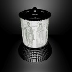 ΗΛΕΚΤΡΙΚΟ ΚΑΝΤΗΛΙ ΜΕ ΤΟΝ ΑΓΙΟ ΧΡΥΣΑΝΘΟ ΚΑΙ ΤΗΝ ΑΓΙΑ ΔΑΡΕΙΑ