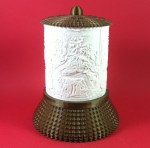 ΗΛΕΚΤΡΙΚΟ ΚΑΝΤΗΛΙ ΜΕ ΤΗΝ ΓΕΝΝΗΣΗ ΤΟΥ ΙΗΣΟΥ ΧΡΥΣΟ