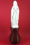 Άγαλμα Παναγίας σε καντήλι λάβαρο μπορντό