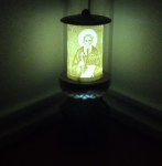 ΗΛΕΚΤΡΙΚΟ ΚΑΝΤΗΛΙ ΜΕ ΤΟΝ ΑΓΙΟ ΜΑΞΙΜΟ ΜΙΚΡΟ