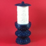 ΗΛΕΚΤΡΙΚΟ ΚΑΝΤΗΛΙ ΜΕ ΤΗΝ ΑΓΙΑ ΧΡΥΣΑΝΘΗ ΜΙΚΡΟ ΜΠΛΕ