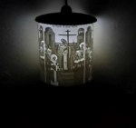 ΗΛΕΚΤΡΙΚΟ ΚΑΝΤΗΛΙ ΜΕ ΤΗΝ ΥΨΩΣΗ ΤΟΥ ΤΙΜΙΟΥ ΣΤΑΥΡΟΥ