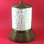 ΗΛΕΚΤΡΙΚΟ ΚΑΝΤΗΛΙ ΜΕ ΤΗΝ ΥΨΩΣΗ ΤΟΥ ΤΙΜΙΟΥ ΣΤΑΥΡΟΥ ΧΡΥΣΟ